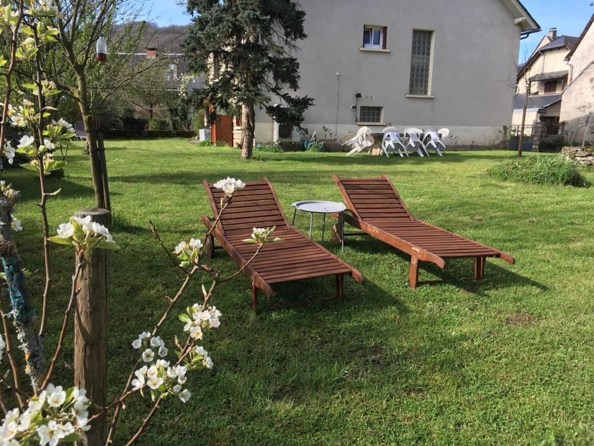 Bed and Breakfast L'Oustal Sainte-Eulalie-d'Olt Exterior foto
